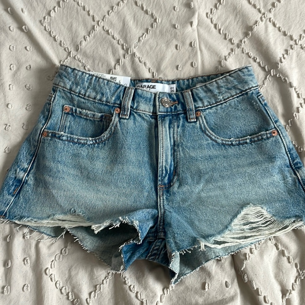 Garage *NEW WITH TAGS* women’s Jean shorts